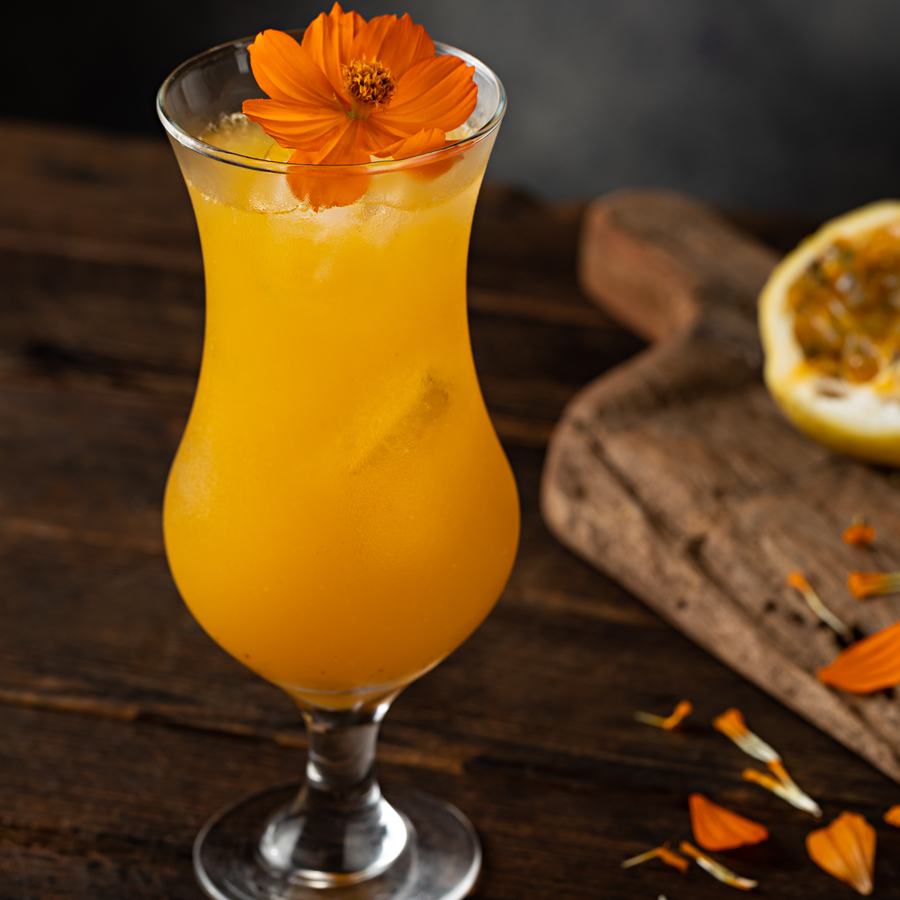 Tropicália: bourbon, maracujá, baunilha e angostura
